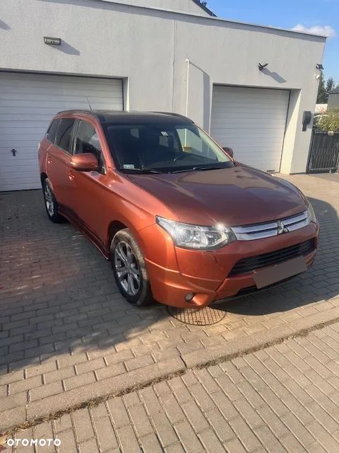 Mitsubishi Outlander 2.2 DI-D 4WD Instyle - 2
