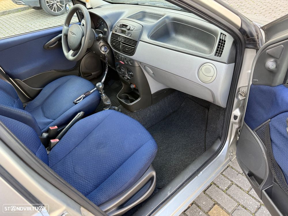 Fiat Punto 1.2 ELX - 12
