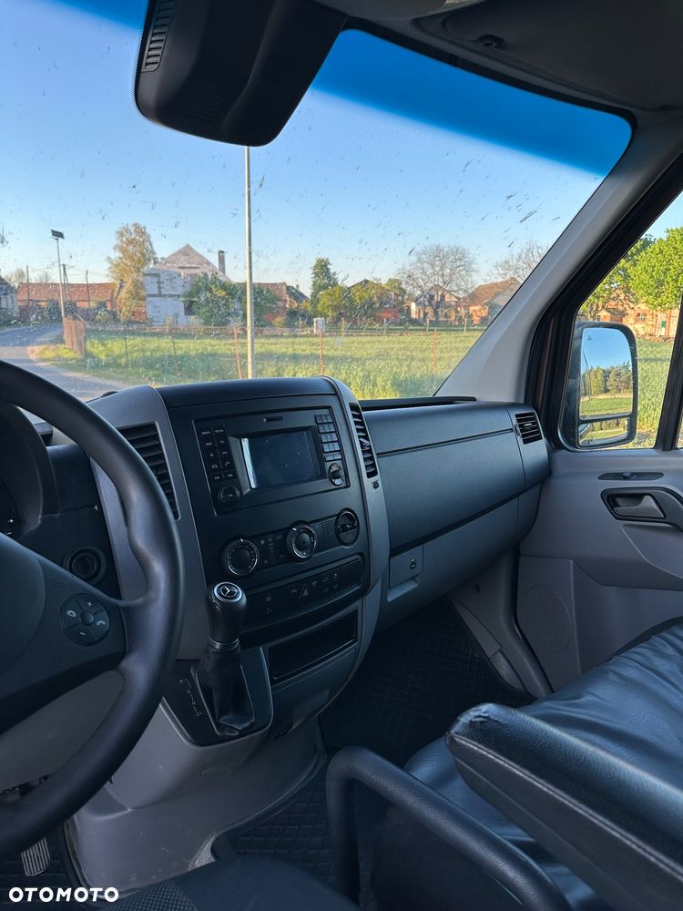 Mercedes-Benz Sprinter - 11