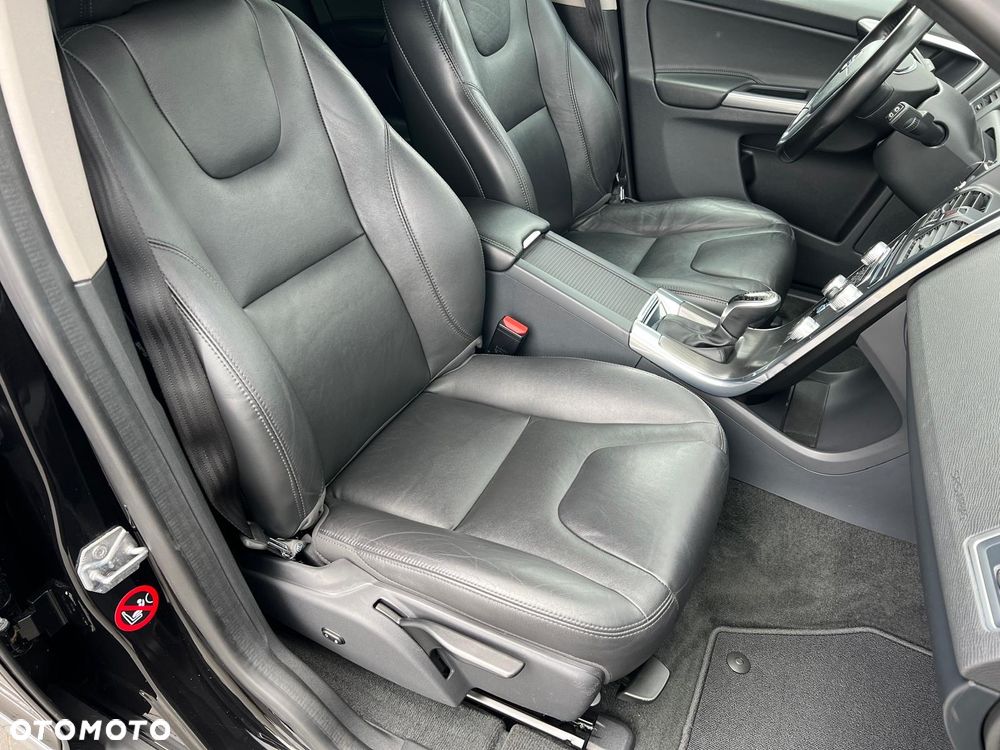 Volvo XC 60 D4 AWD Geartronic Summum - 12