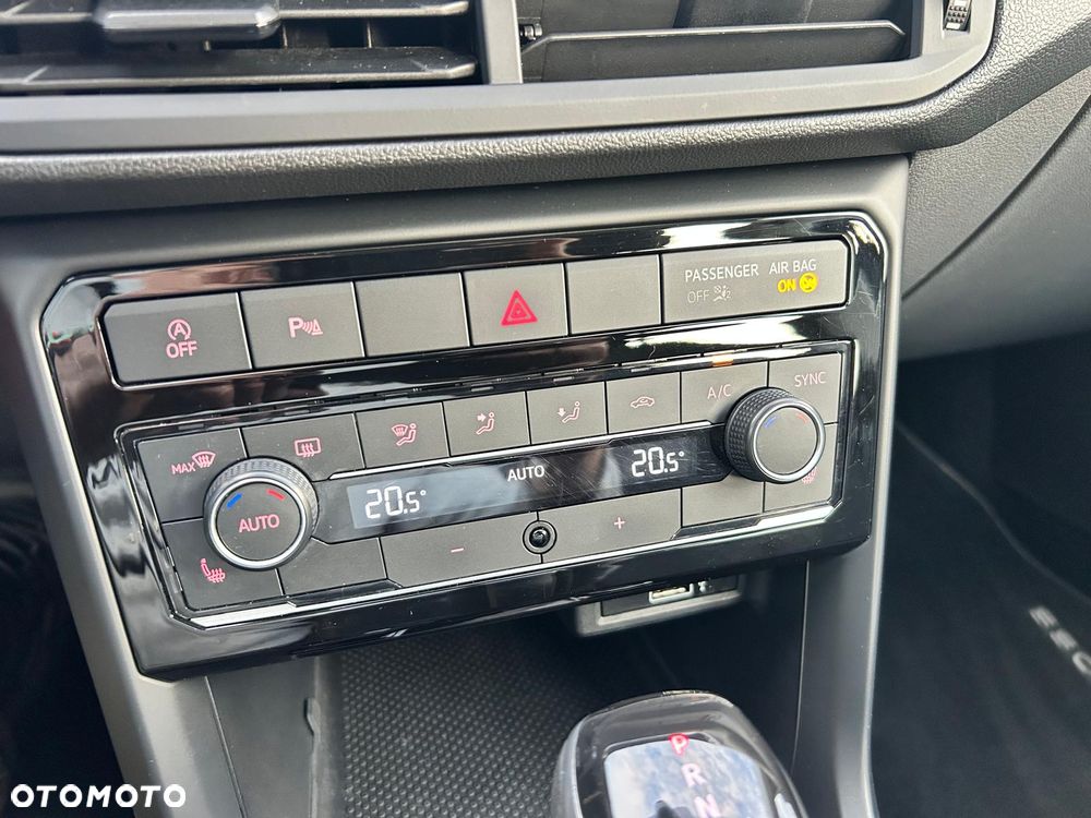 Volkswagen T-Cross - 34