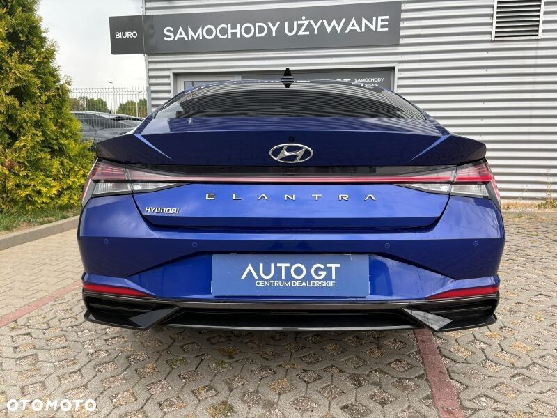Hyundai Elantra 1.6 Smart CVT - 32