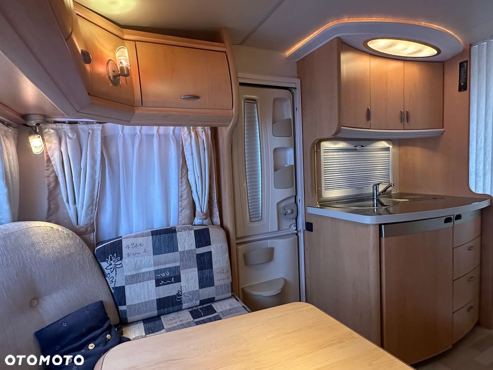 Hobby 460 UL z przedsionkiem Isabella i napędem. DMC 1400 KG !!! - 16