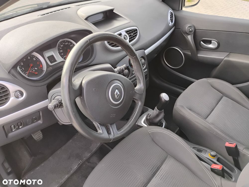 Renault Clio - 8