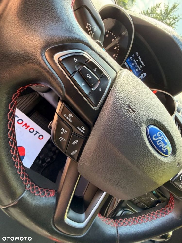 Ford Kuga - 28