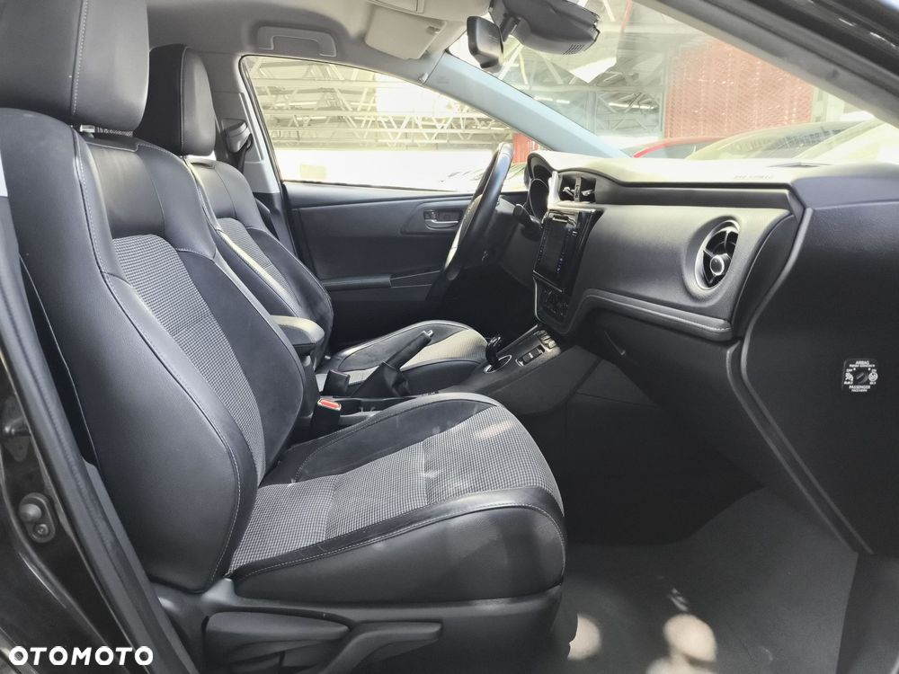Toyota Auris - 22