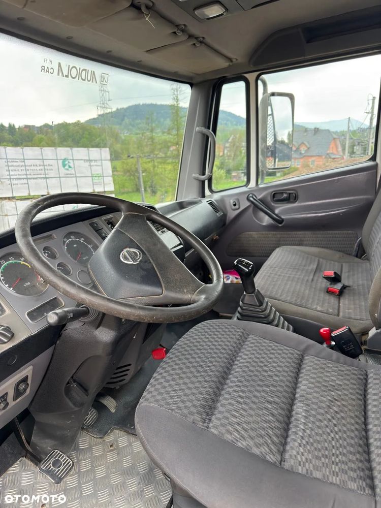 Nissan ATLEON - 4
