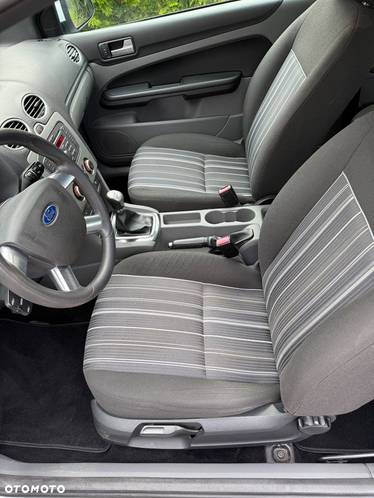 Ford Focus 1.6 16V Style+ - 13