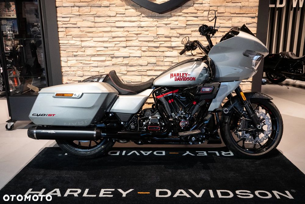 Harley-Davidson Touring Road Glide - 3