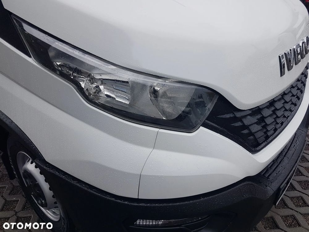 Iveco DAILY KONTENER NISKOPODŁOGOWY 4,43x2,23x2,42 SKLEP BAR FOODTRUCK KAMPER KLIMA - 32