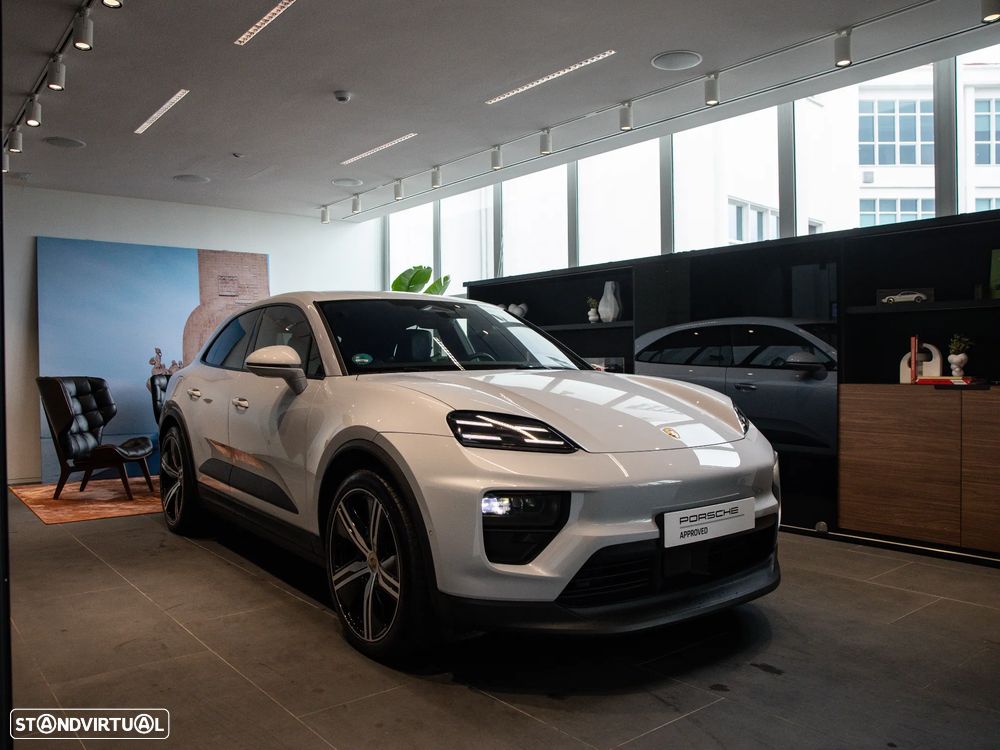 Porsche Macan Electric 4 - 5