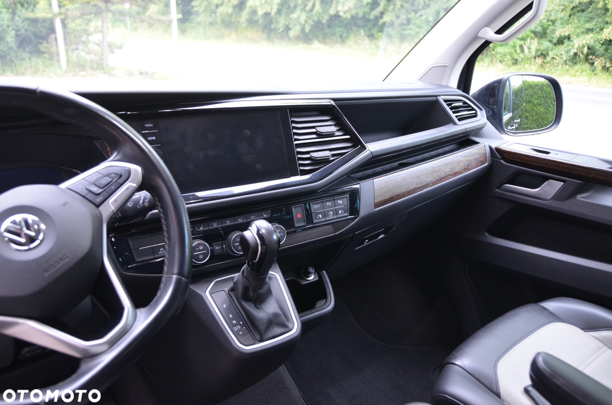 Volkswagen Multivan - 22