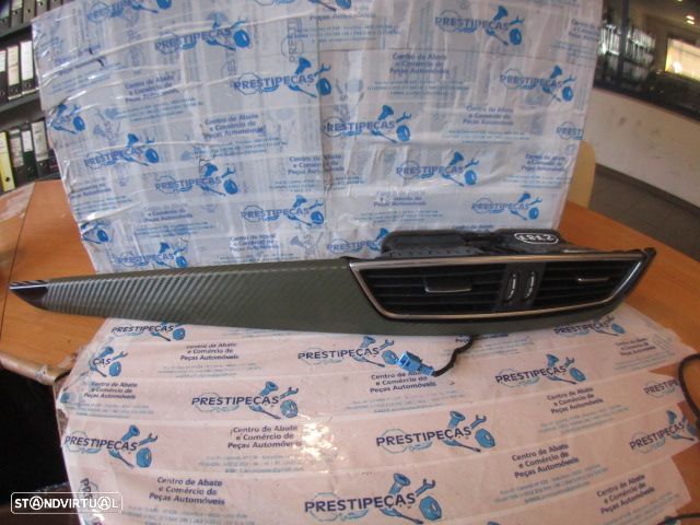 Grelha Friso A2046801371 A2048306154 MERCEDES C S204 W204 FASE 2  2012 200CDI 136CV 5P PRETO MEIO GRE DE VENTILAÇÃO - 1