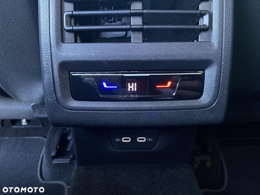 Volkswagen Golf - 23