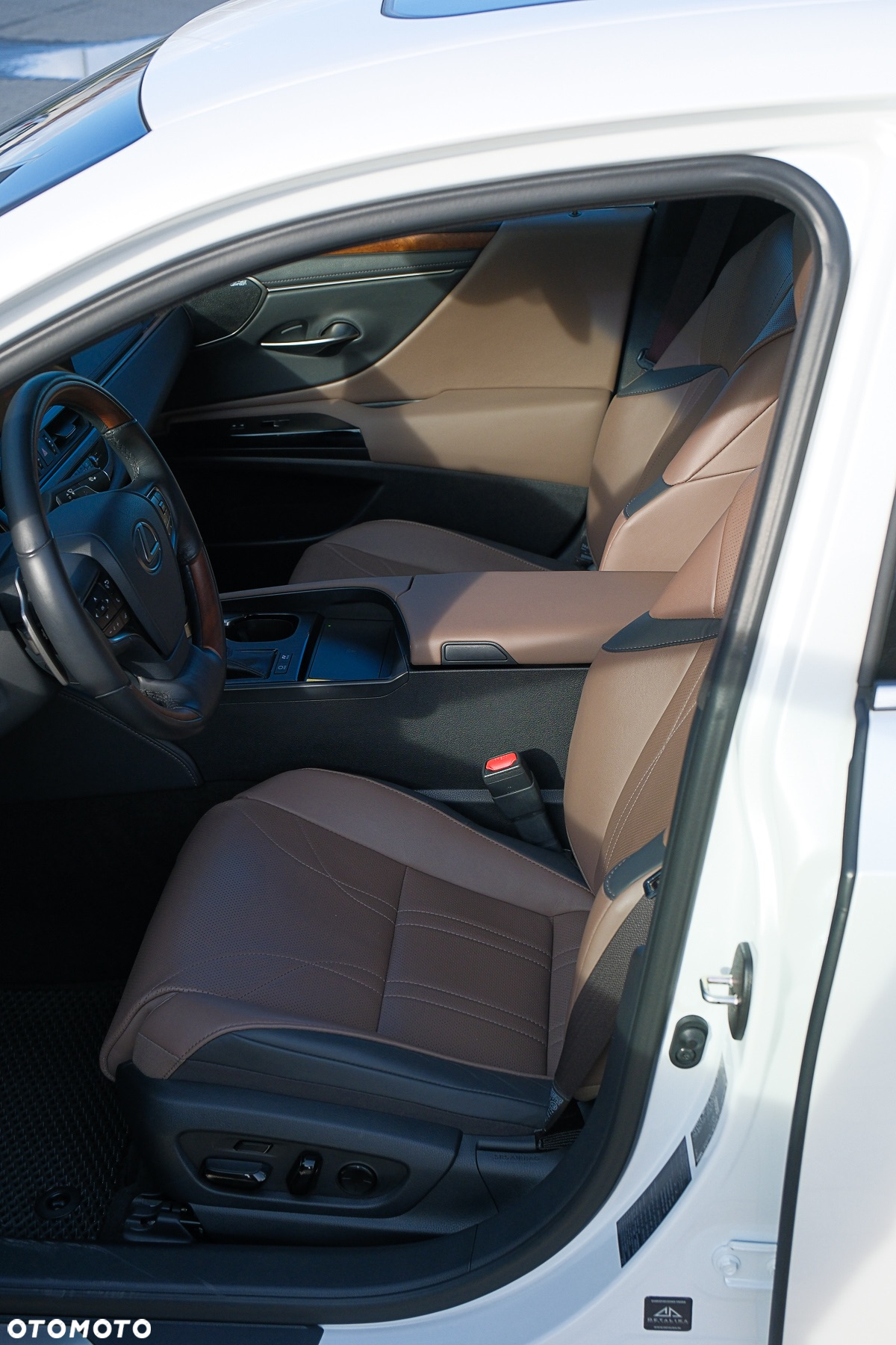 Lexus ES 300h Prestige - 22