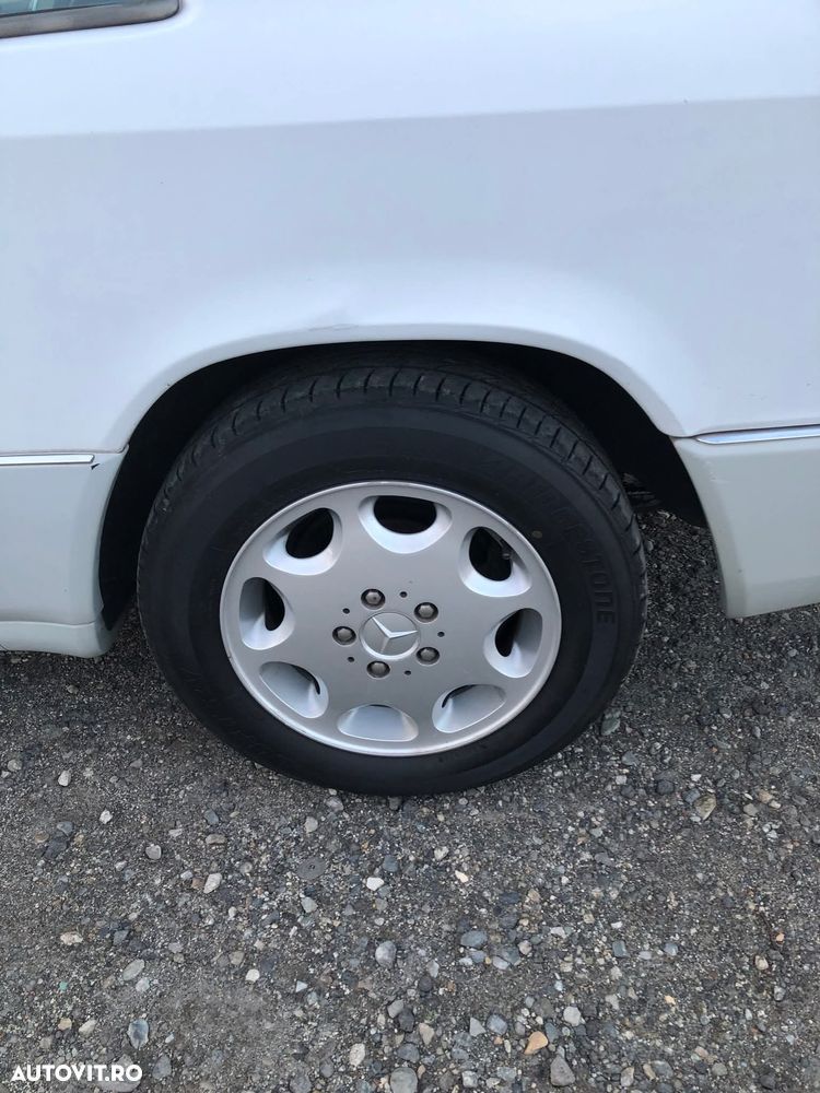 Mercedes-Benz W124 - 18