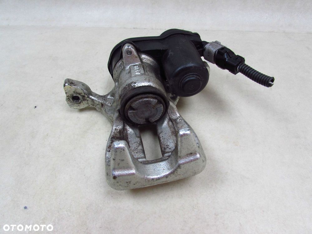 TOYOTA COROLLA E21 C-HR 19-23 ZACISK HAMULCOWY LEWY TYL ELEKTRYCZNY - 4