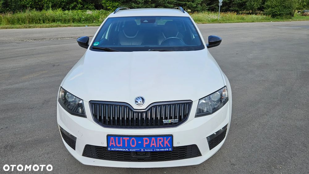 Skoda Octavia Combi 2.0 TDI DSG RS - 9