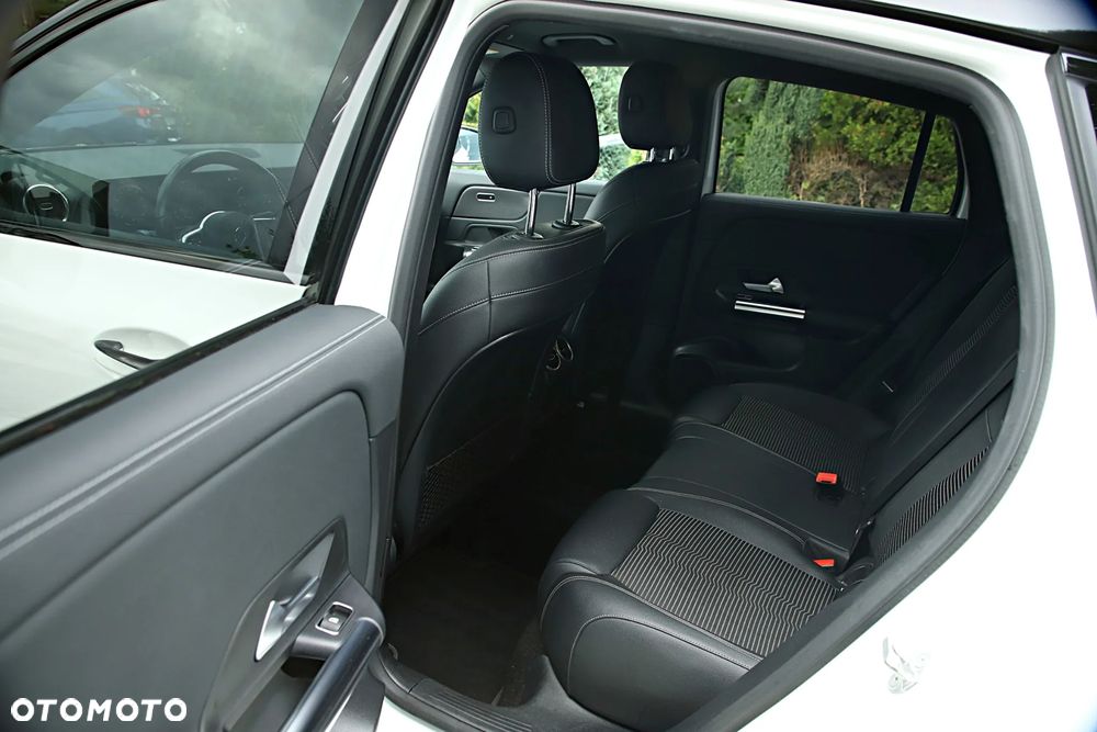 Mercedes-Benz GLA 200 Style - 22