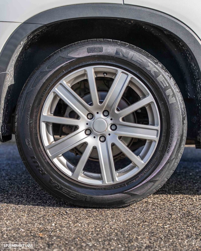 Kia Sorento 2.0 CRDi TX Tecto Panorâmico - 38