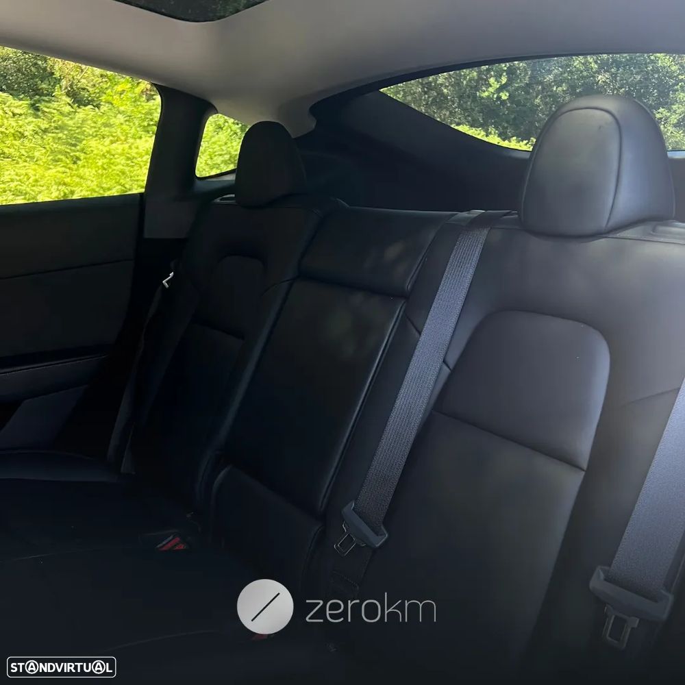 Tesla Model Y RWD - 10