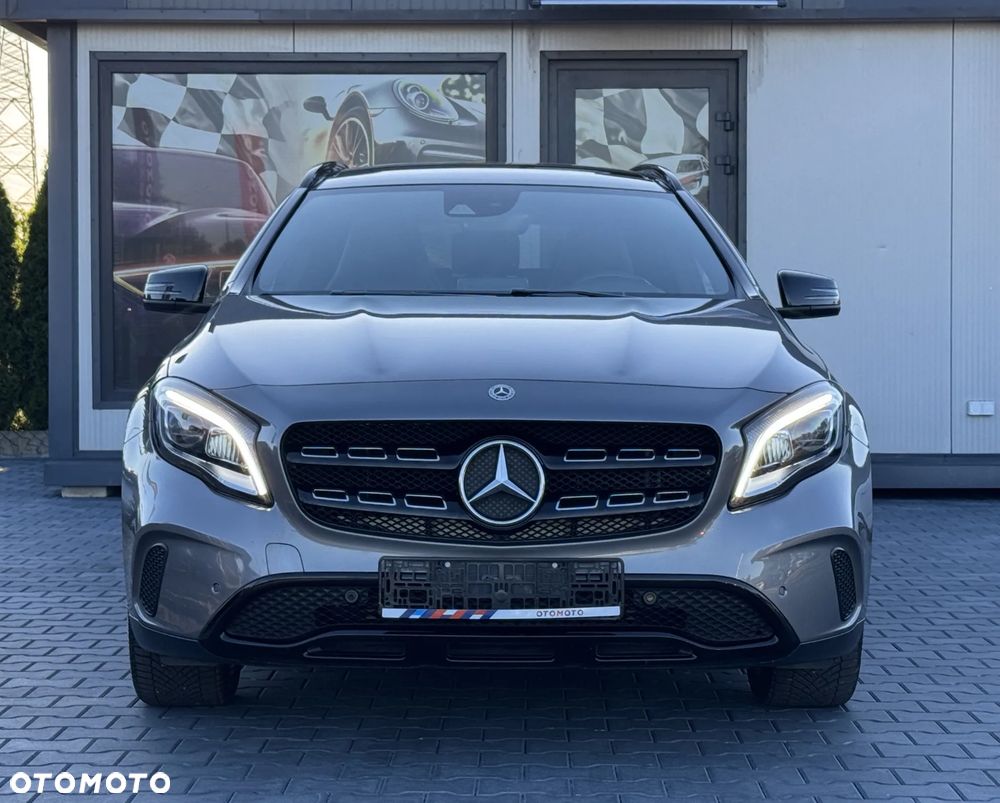 Mercedes-Benz GLA 200 7G-DCT - 3