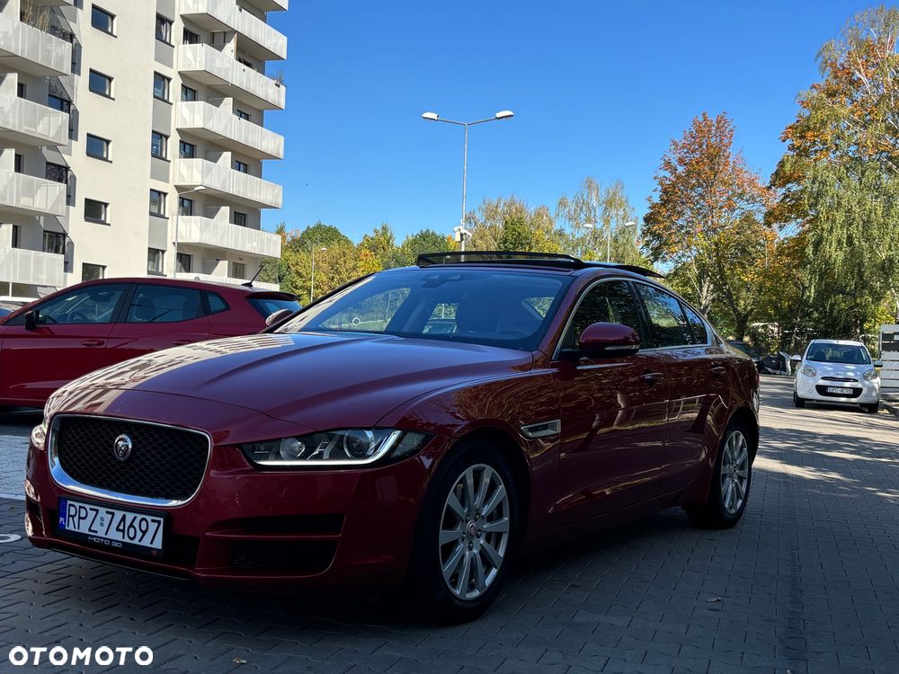 Jaguar XE 20d Portfolio - 3