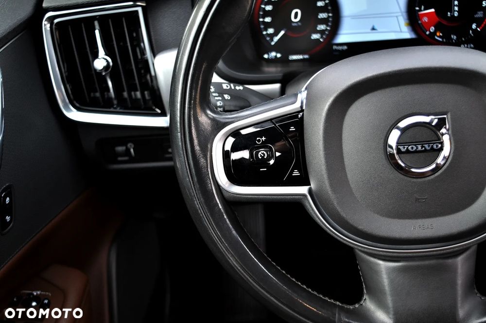 Volvo V90 D4 SCR Momentum Pro - 36