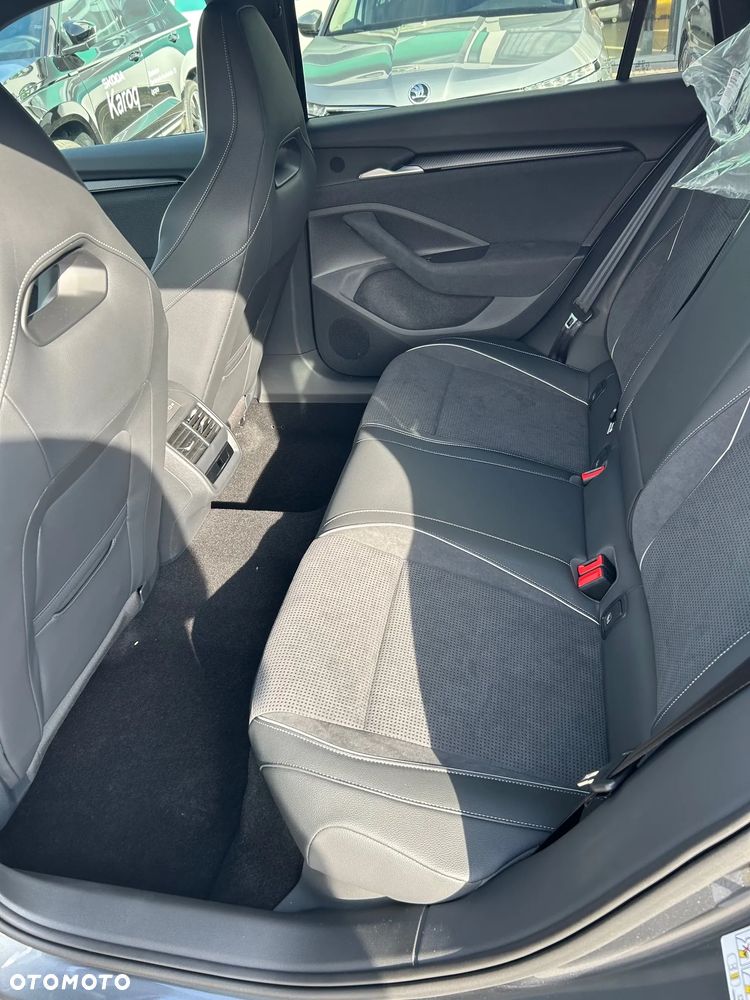 Skoda Superb 2.0 TDI SCR 4x4 Sportline DSG - 11