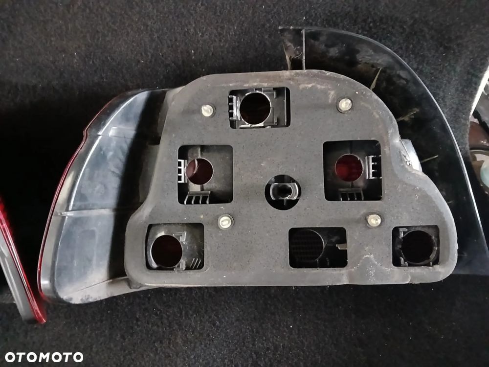 BMW E39 Sedan lampa tylna  prawa - brak wkładów - 3