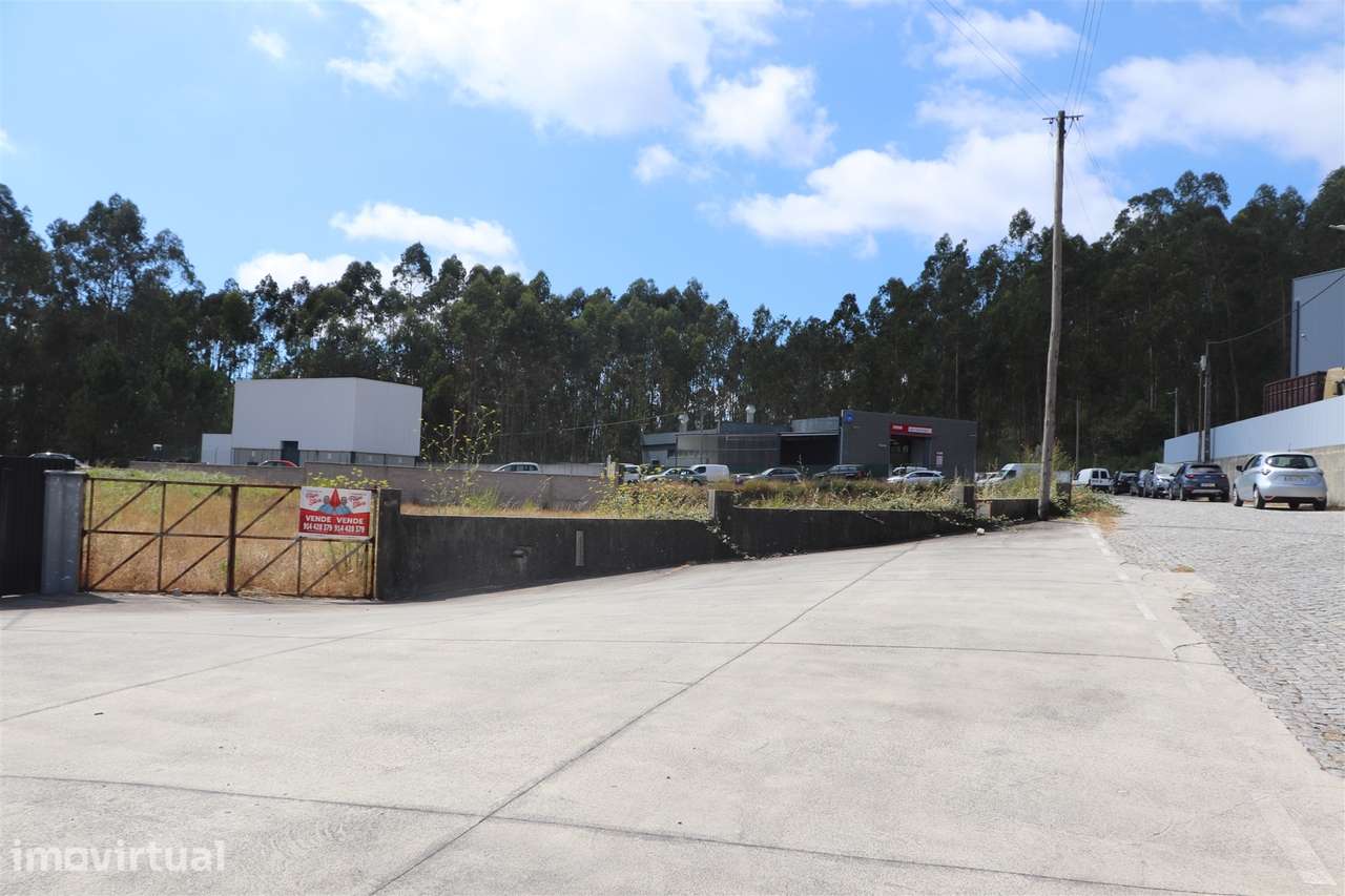 Lote de Terreno  Venda em Lustosa e Barrosas (Santo Estêvão),Lousada - Grande imagem: 2/9