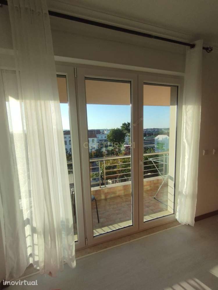 Apartamento T3 Como Novo com Garagem – Junto à Estação de Comboios do - Grande imagem: 2/60