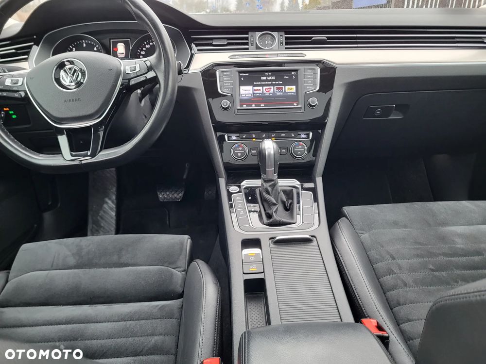 Volkswagen Passat - 12