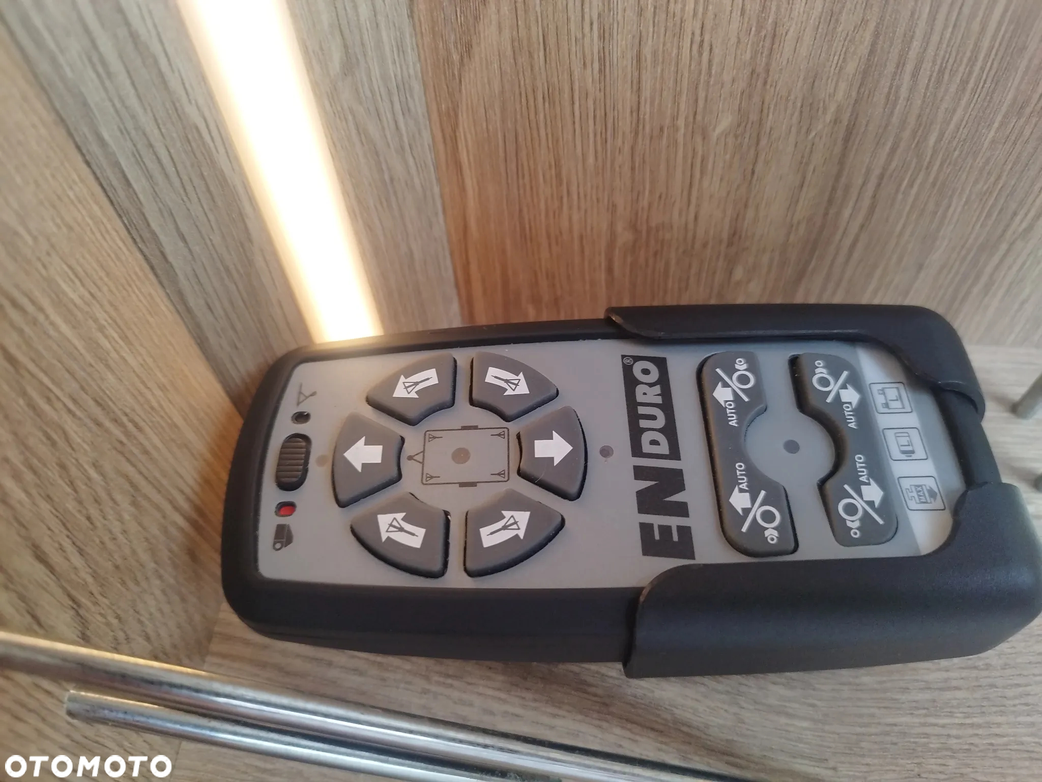 Kabe Kabe Royal 560 GLE - 12