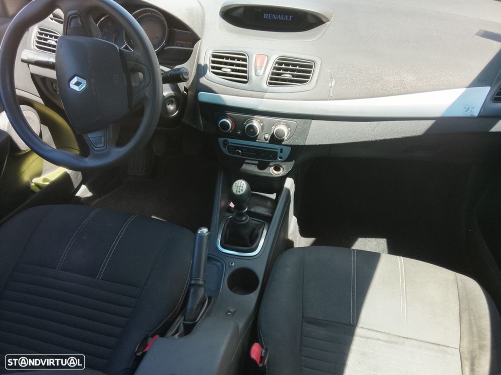 Renault Fluence 1.5 dCi Exclusive - 9