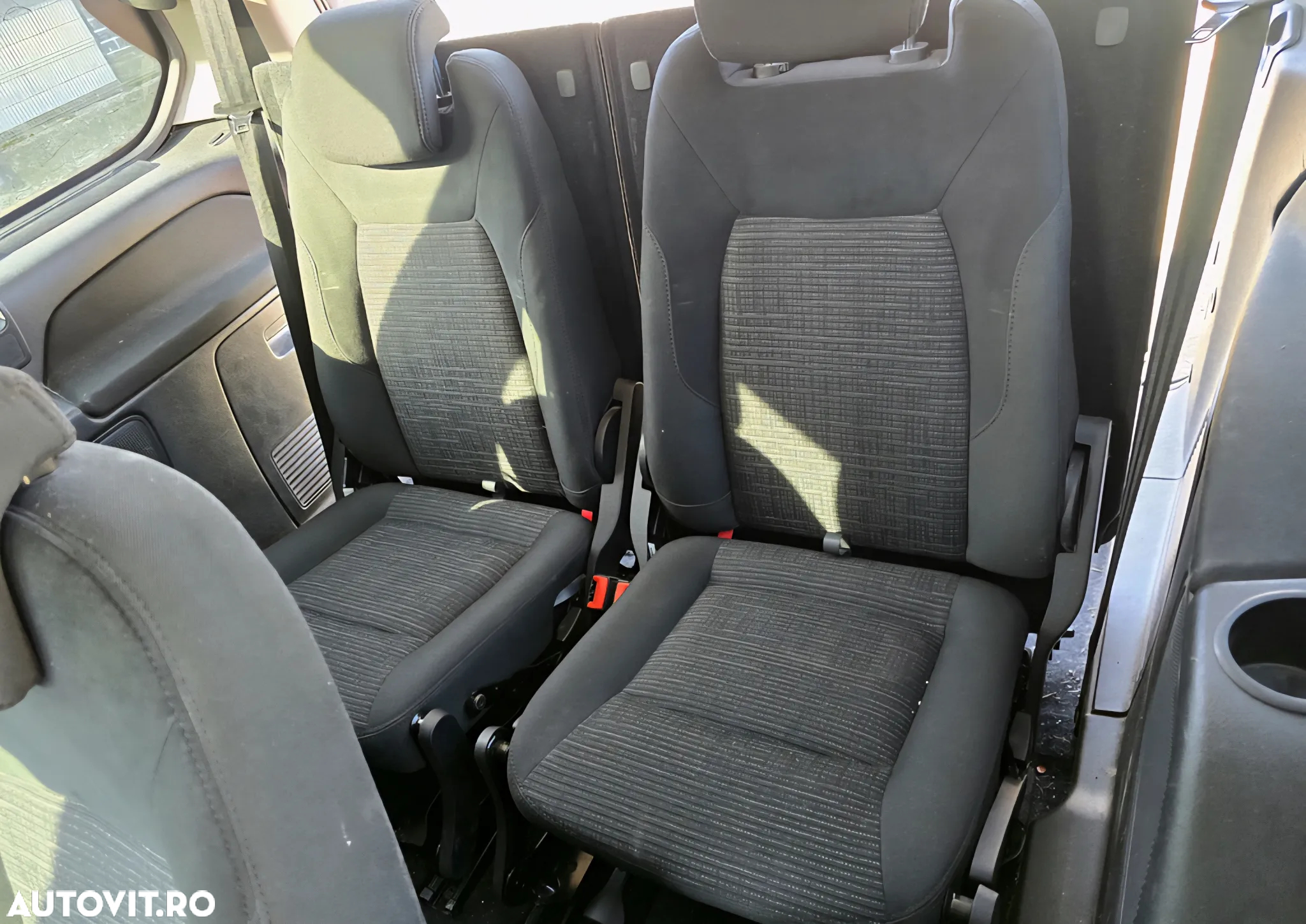 Ford Galaxy 2.0 TDCi DPF Ghia - 18