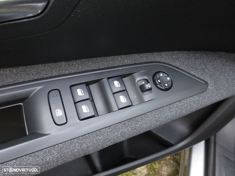 Peugeot 3008 BlueHDi 120 EAT6 Stop & Start Allure - 17