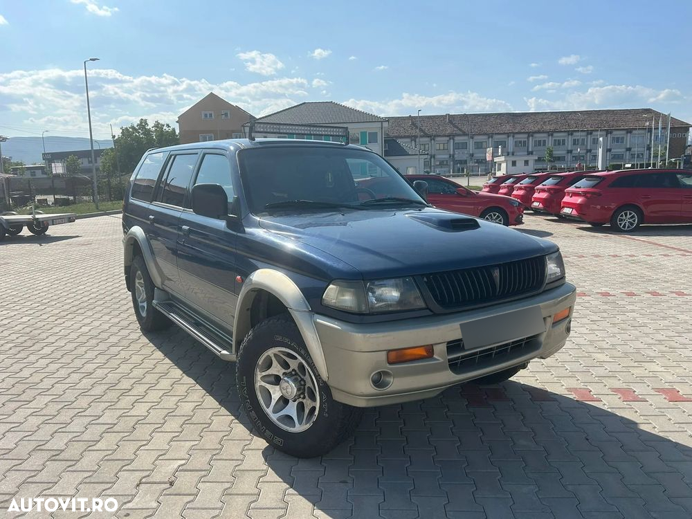 Mitsubishi Pajero - 2