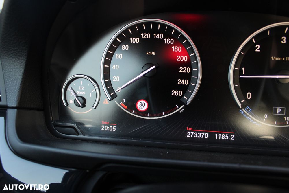 BMW Seria 5 520d Aut. - 40