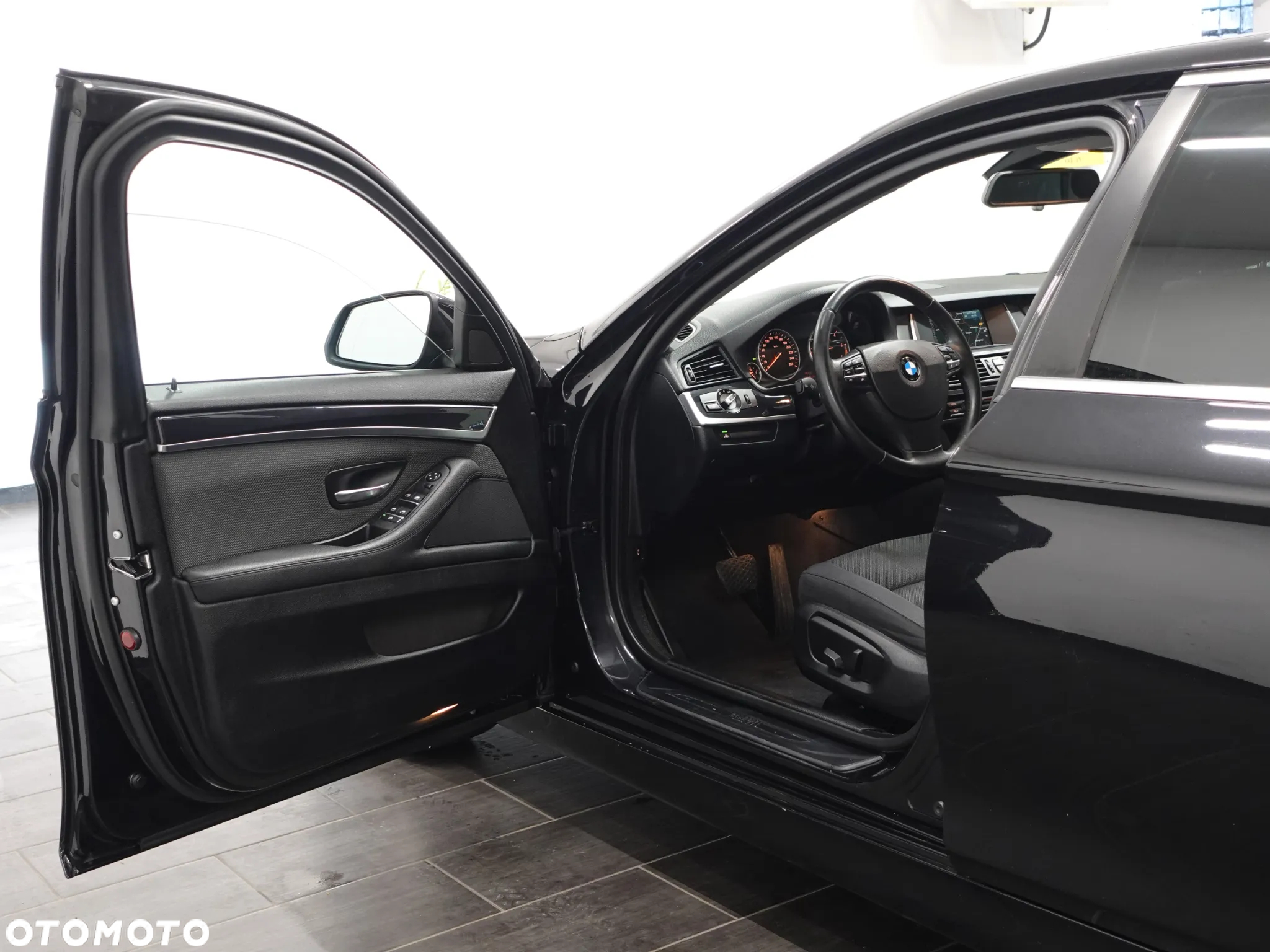 BMW Seria 5 520d xDrive Touring - 19