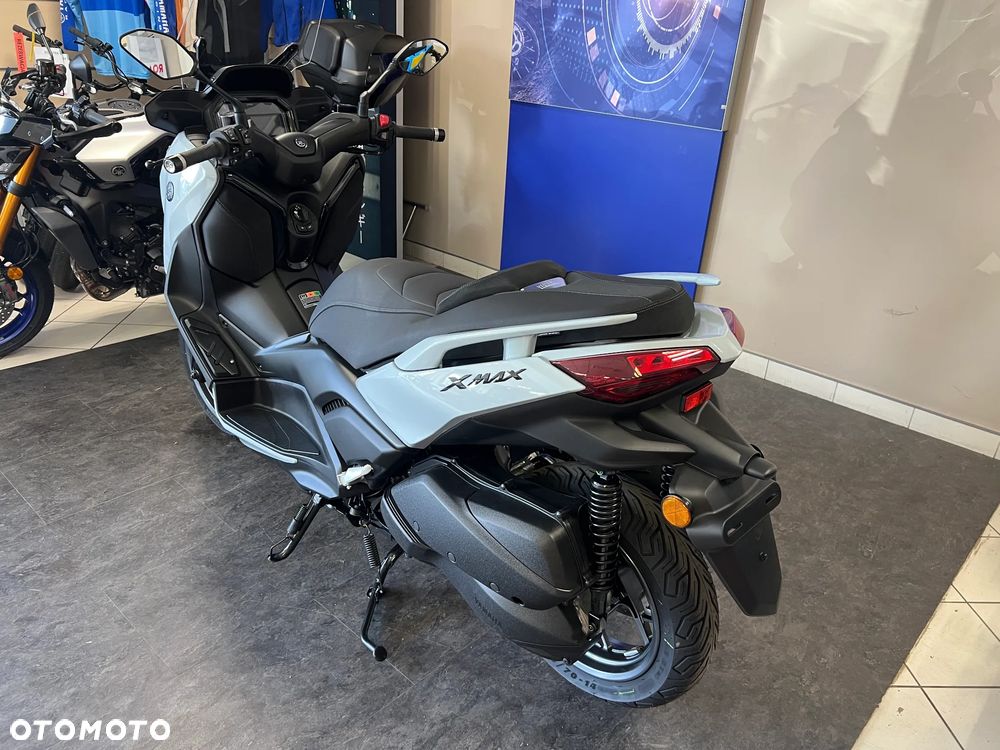 Yamaha X-max - 8