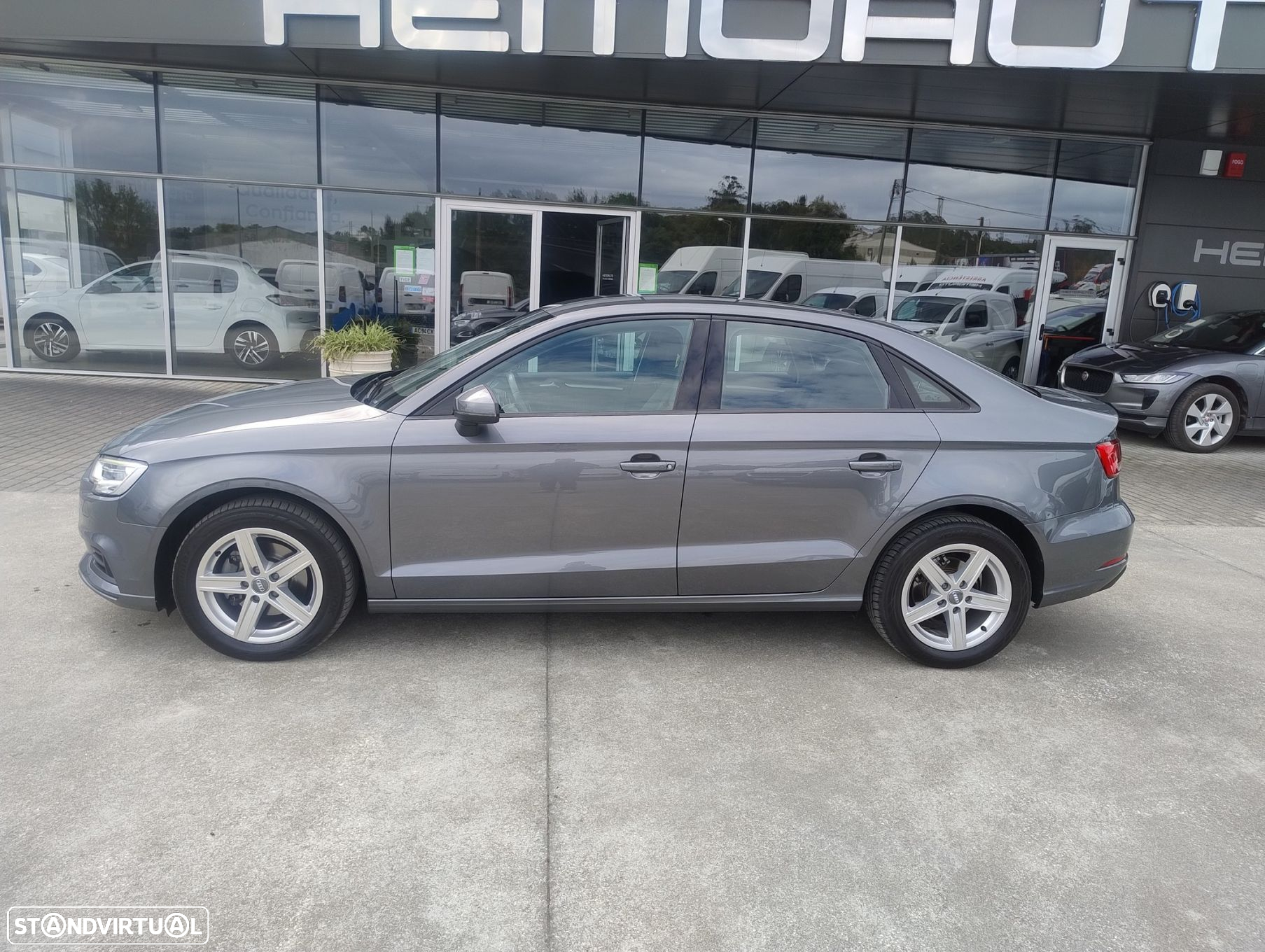 Audi A3 Limousine 30 TDI Design - 10