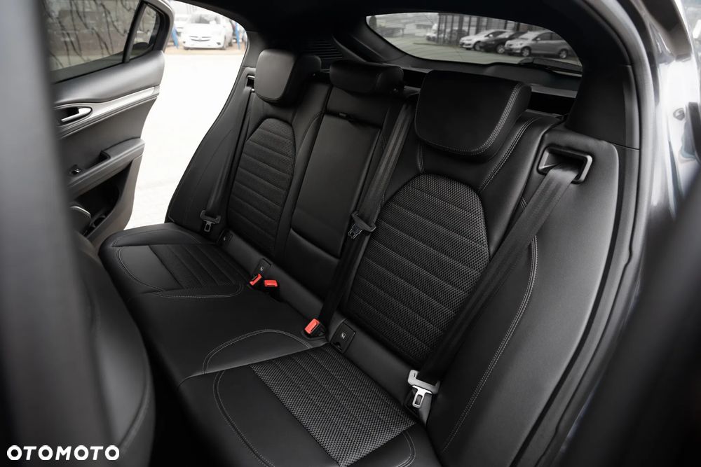 Alfa Romeo Stelvio 2.0 Turbo Sprint Q4 - 31
