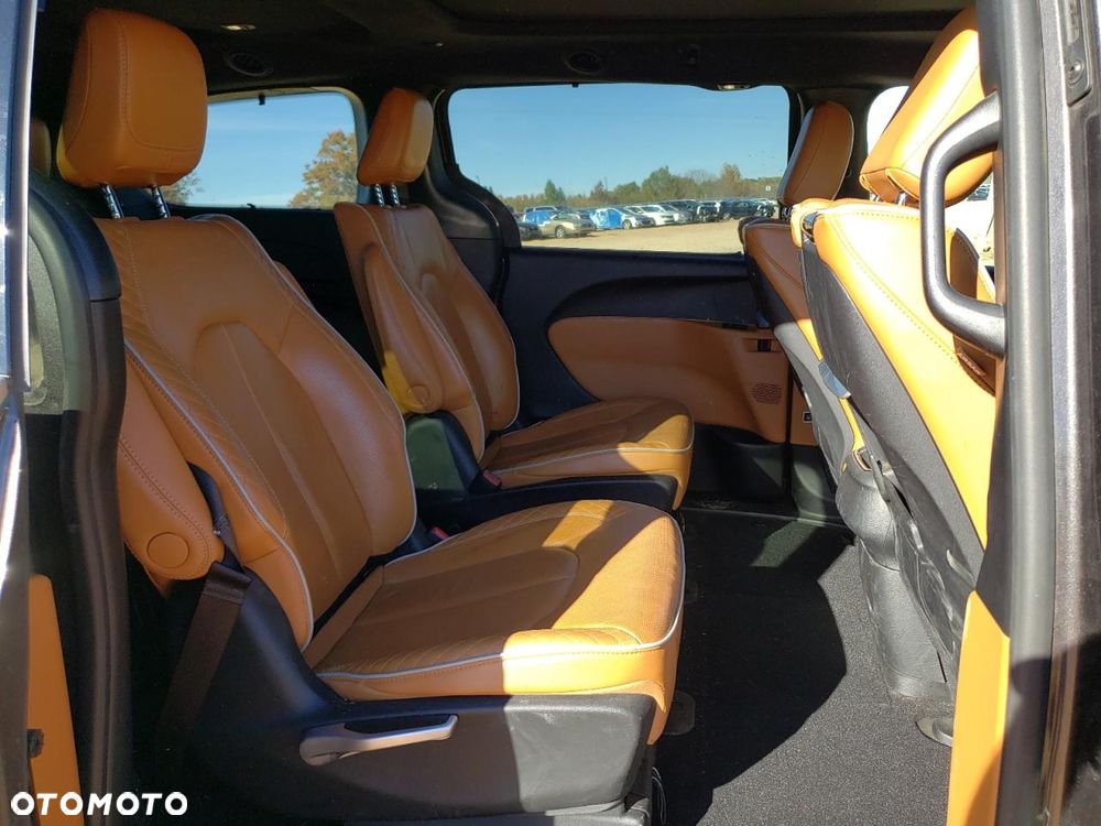 Chrysler Pacifica - 10