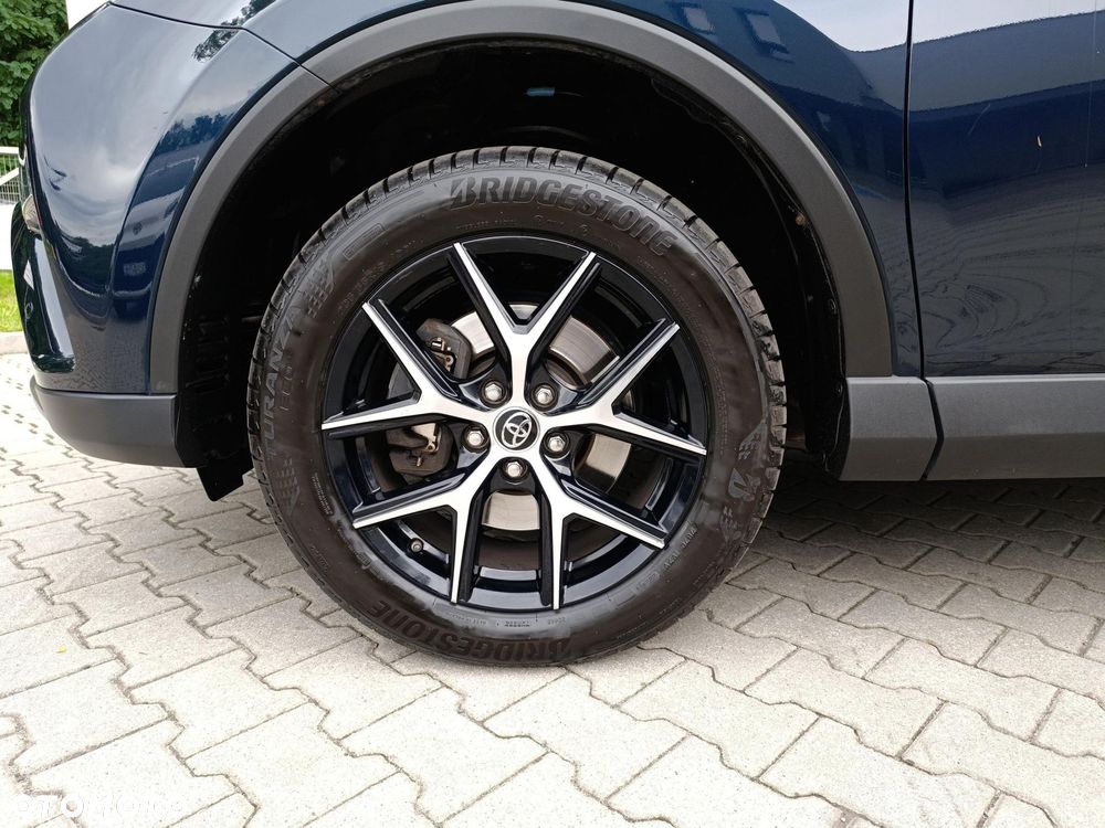 Toyota RAV4 Hybrid Premium 4x4 - 9