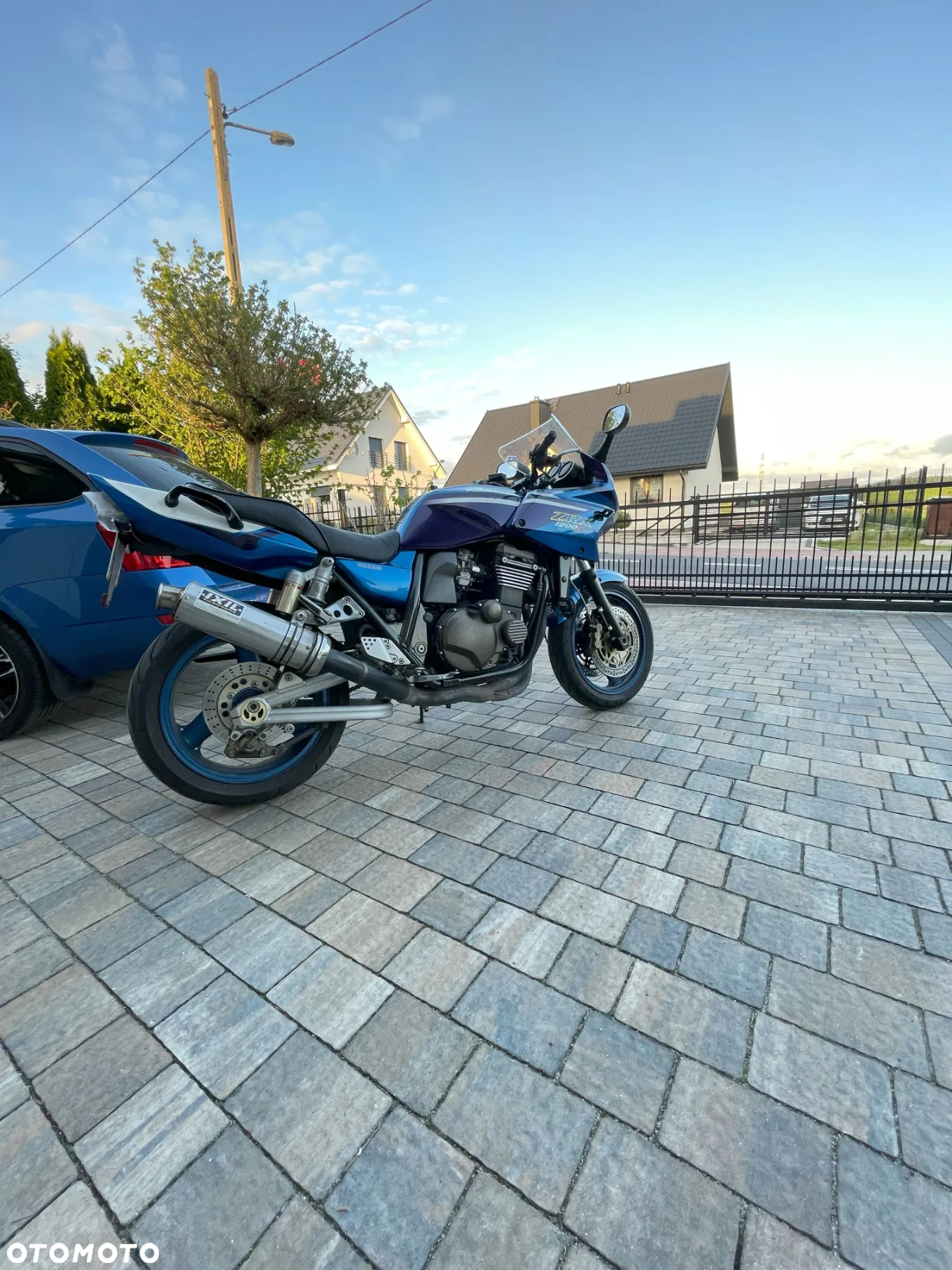 Kawasaki ZRX - 3