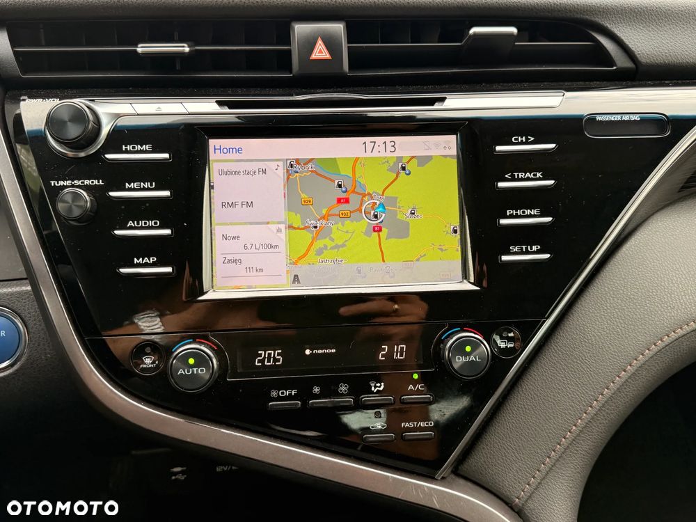 Toyota Camry 2.5 Hybrid Executive CVT - 25