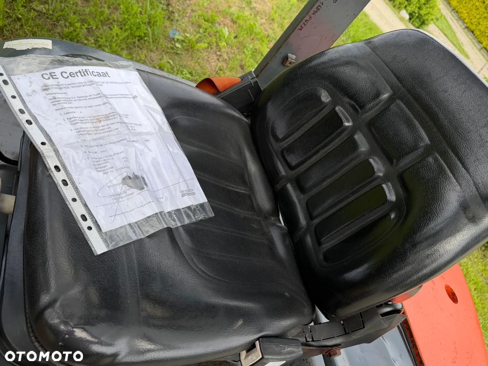 Toyota 7FDF25 Wózek Widłowy 2,5tony. Niski Przebieg 4800 mtg. Wolny skok. Triplex. Oryginał z Norwegii z Gospodarstwa ziemniaczanego woził lekkie ładunki.. Zero luzów i wycieków. Maszyna po wszystkich dużych serwisach w DEKRA. ZERO wkładu własnego. Maszt Triplex. Dodatkowa 3 linia Hydrauliczna. Diesel! Hamulce brzytwa! Koła pełne. REWERS JAZDA. Opony bardzo ładne. Oświetlenie fabryczne. Potężna moc. Wysoka precyzja pracy oraz jazdy! - 26