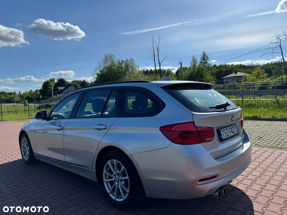 BMW Seria 3 320d Sport Line - 4