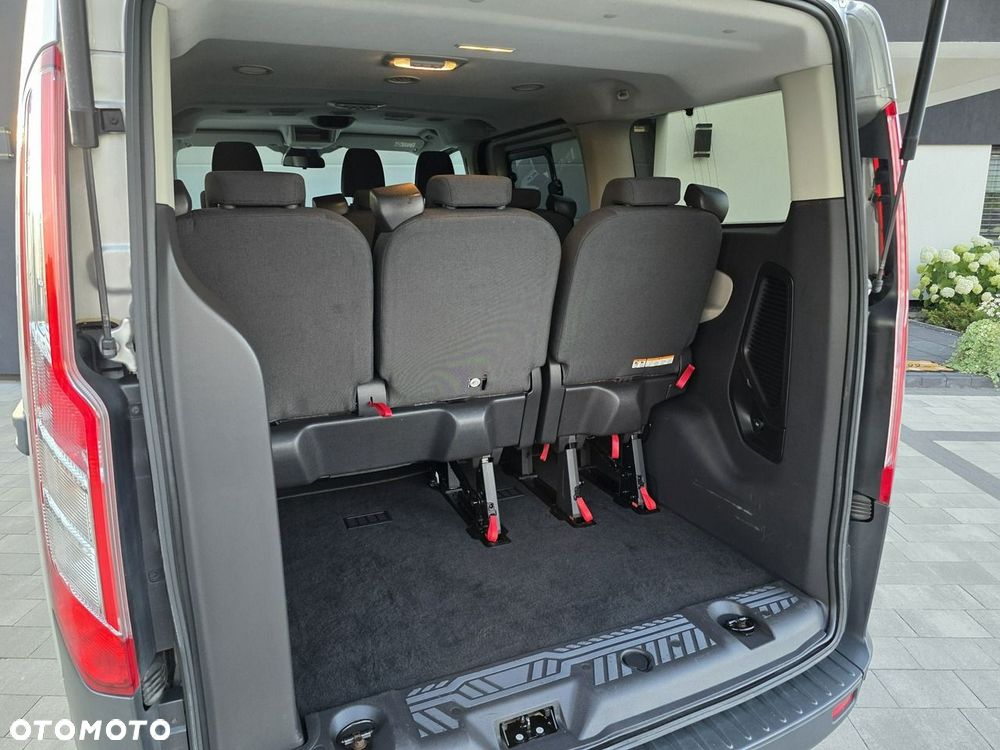 Ford Tourneo Custom - 21